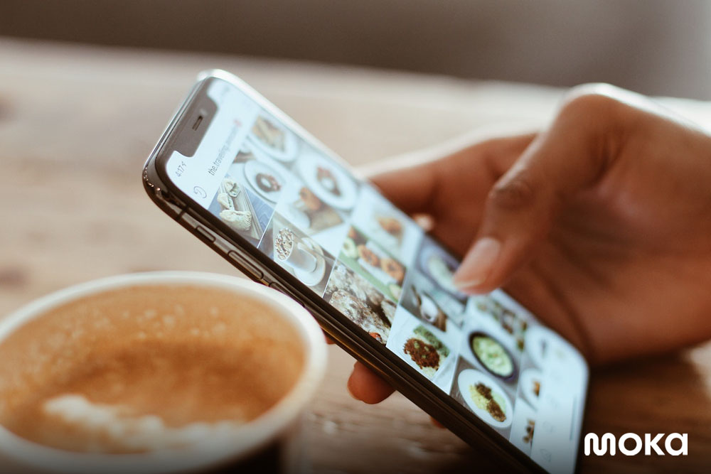 memfoto makanan dan minuman - endorsement - food blogger - Panduan Digital Marketing dan Social Media Ads - instagram ads, facebook ads