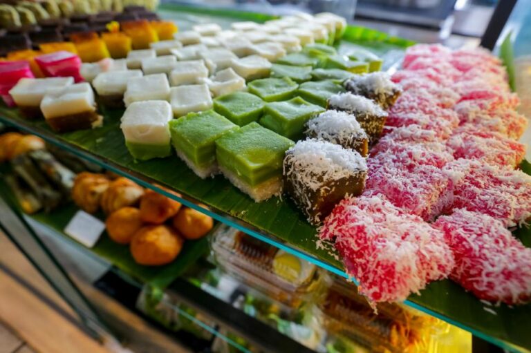 Jajanan Pasar Terlaris 2025: Usaha Modal Kecil, Untung Besar